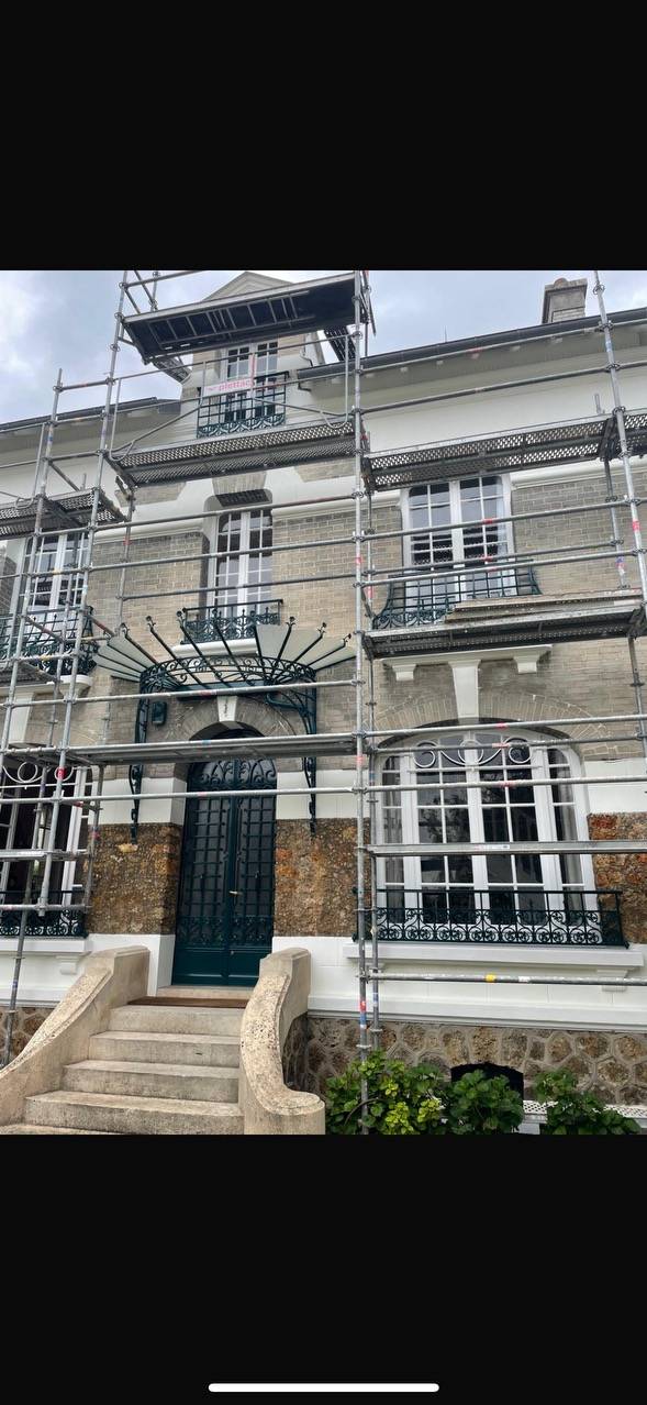 Ravalement de Façade à Maison-Laffitte dans les Yvelines : Rénover et Valoriser Votre Maison