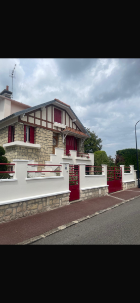 Ravalement de façade à Maisons-Laffitte dans les Yvelines de deux maison mitoyenne : Rénover et Valoriser Votre Patrimoine a Maison-Laffitte