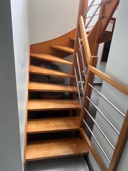 Rénovation d’escalier en bois par un Artisan menuisier local à Maisons-Laffitte dans les Yvelines