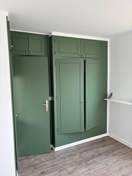 Artisan peintre et poseur de parquet pour une rénovation complète de votre intérieur de maison à 